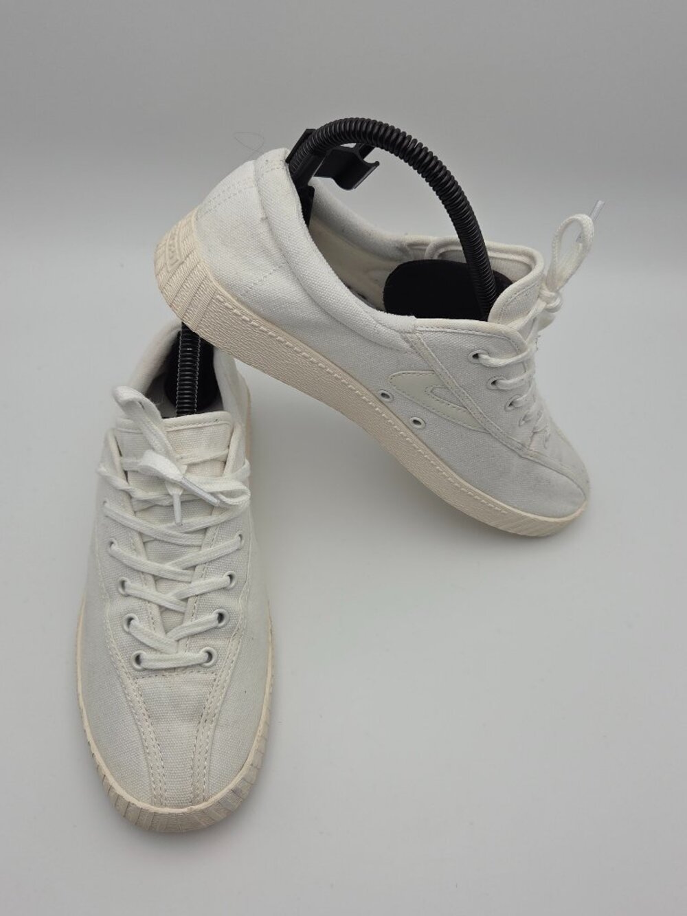 Tretorn All-White Low-Top Canvas Sneakers Size 8
